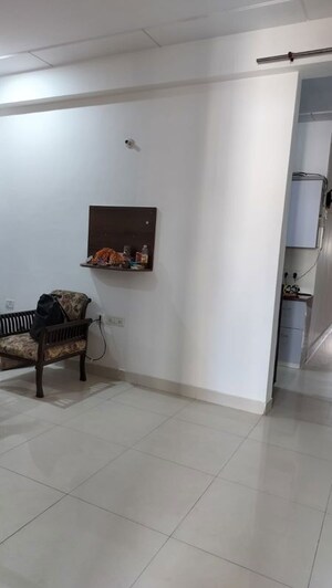 Living Room in 2 BHK Builder Floor at DLF City Phase IV, Dlf Phase iv – for Rent