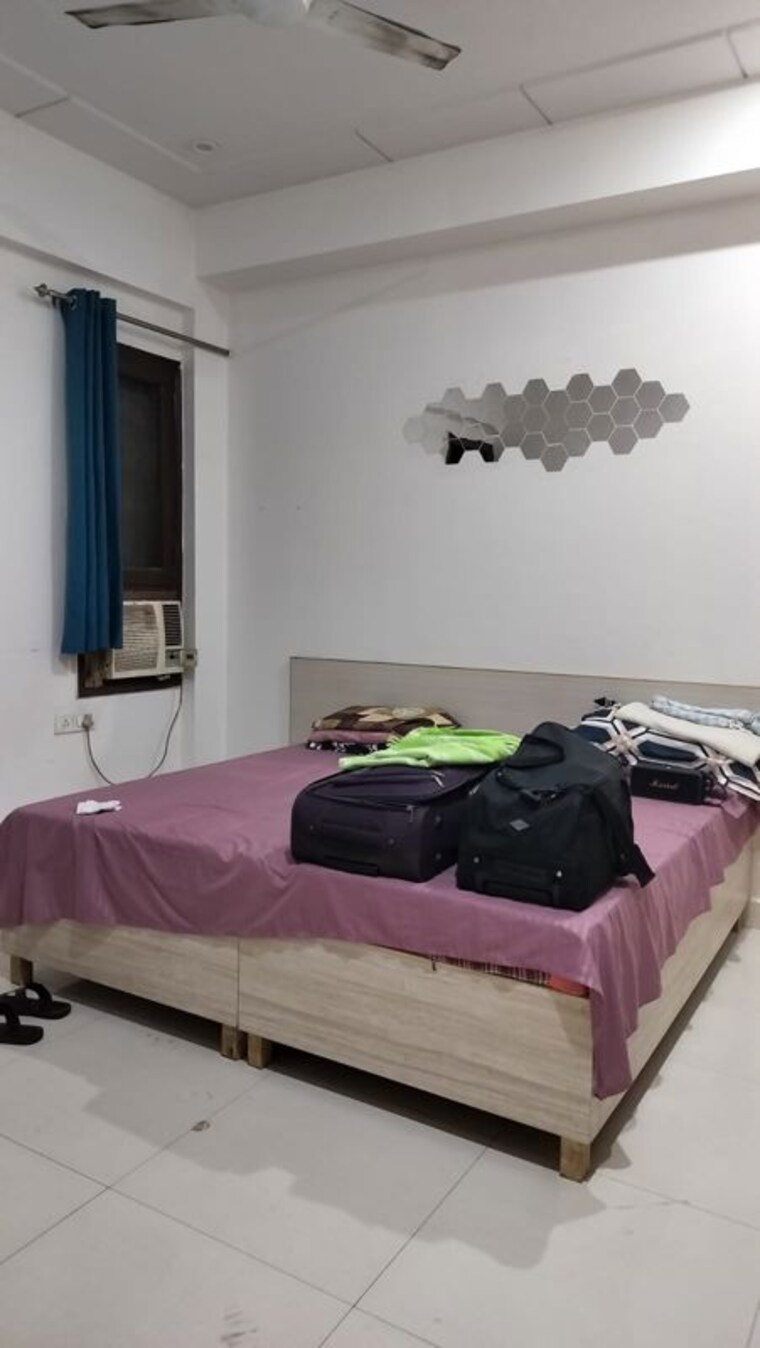 Bedroom, dlf-city-phase-iv 2 Bedroom 1200 Sq.Ft. Builder Floor In Dlf Phase iv Gurgaon 10216951