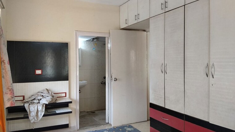Bathroom, jayshree-chs-malad-west 2 Bedroom 607 Sq.Ft. Apartment In Malad West Mumbai 10216957