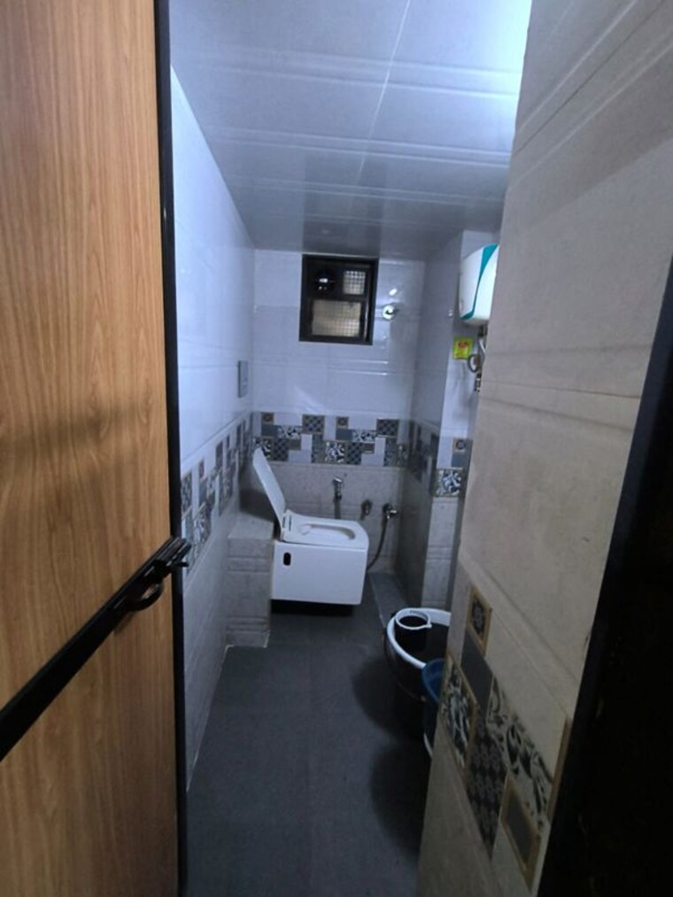 Bathroom, parth-chs-goregaon 2 Bedroom 612 Sq.Ft. Apartment In Goregaon West Mumbai 10216960