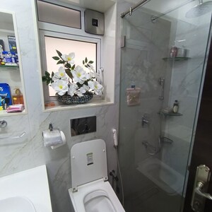 Master Bedroom in 2 BHK Apartment at Evershine Embassy, Andheri West – for Rent