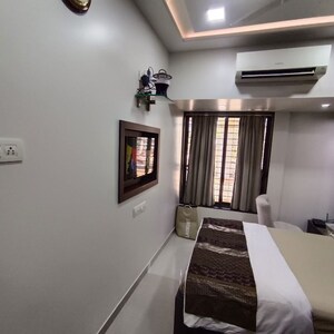 Furnished Amenities in 2 BHK Apartment at Evershine Embassy, Andheri West – for Rent