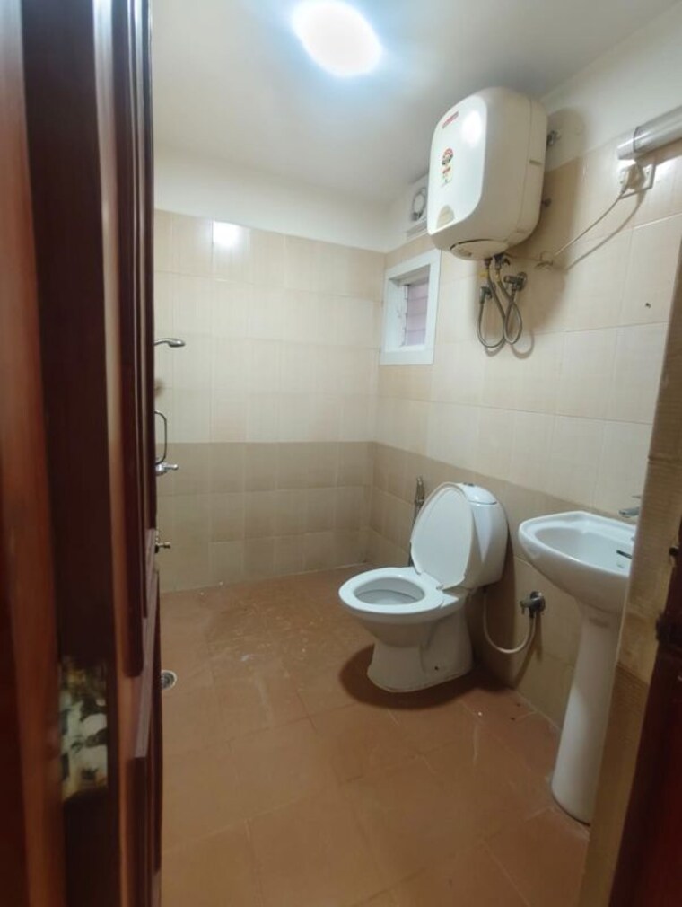 Bathroom, casa-lavelle 2 Bedroom 1500 Sq.Ft. Apartment In Lavelle Road Bangalore 10009376