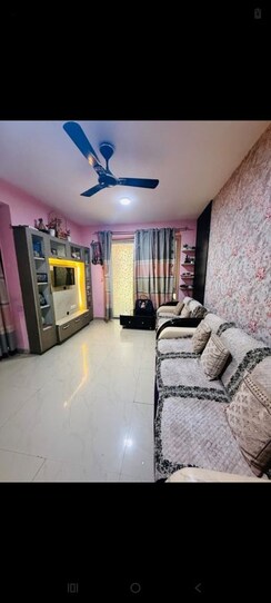 2 BHK Apartment For Rent in Sikka Karmic Greens