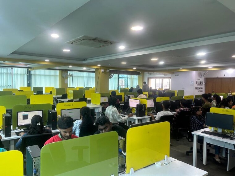 Team Area, manyata-tech-park Commercial Office Space 6000 Sq.Ft. In Nagavara Bangalore 9938743