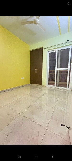 Room in 3 BHK Apartment at Civitech Stadia, Sector 79 – for Rent