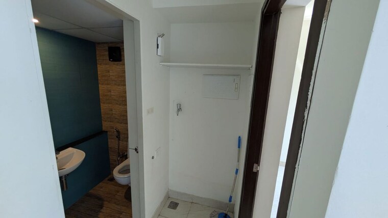 Bathroom, lodha-crown-quality-homes 1 Bedroom 500 Sq.Ft. Apartment In Majiwada Thane 10216997