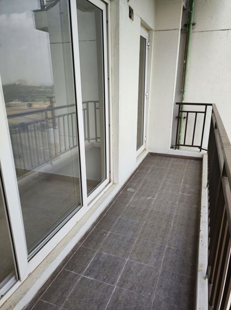 Balcony, pyramid-midtown 2 Bedroom 850 Sq.Ft. Apartment In Sector 59 Gurgaon 10217050