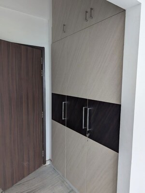 Room in 2 BHK Apartment at Pyramid Midtown, Sector 59 – for Rent