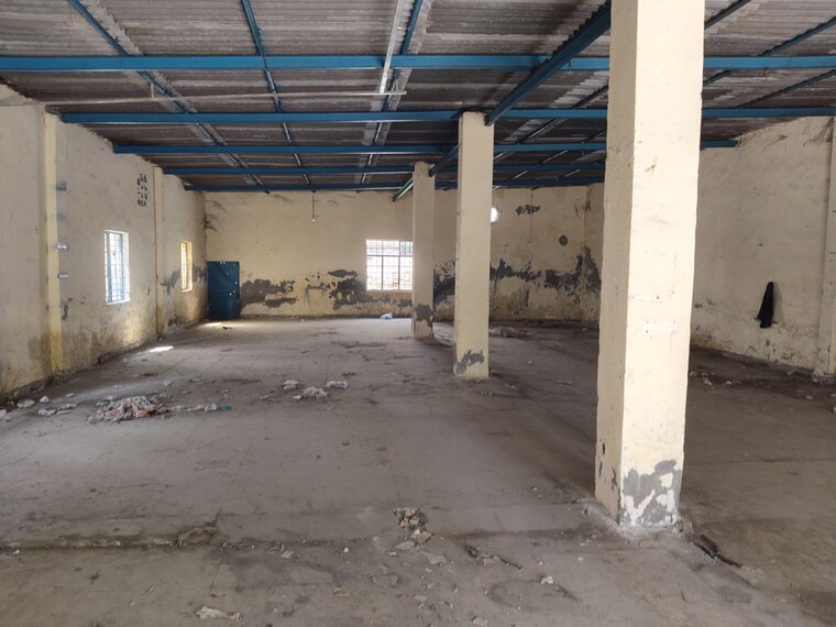  Parking, sector 63 Commercial Warehouse 3000 Sq.Yd. In Sector 63 Noida 10217055