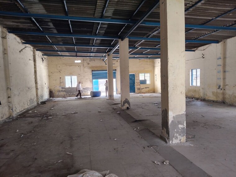  Parking, sector 63 Commercial Warehouse 3000 Sq.Yd. In Sector 63 Noida 10217055