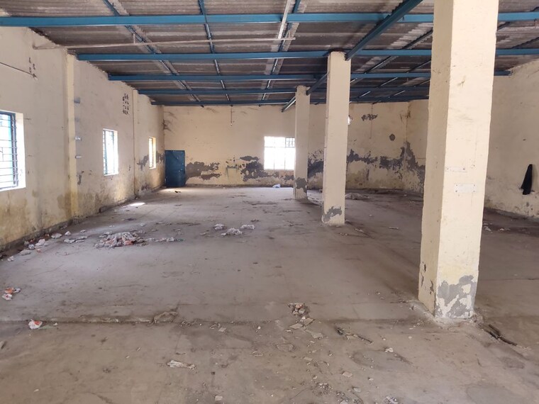  Parking, sector 63 Commercial Warehouse 3000 Sq.Yd. In Sector 63 Noida 10217055