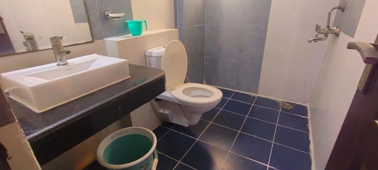Bathroom, nimbus-the-hyde-park 3 Bedroom 1320 Sq.Ft. Apartment In Sector 78 Noida 10217063