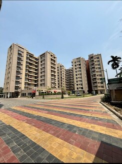 4 BHK + Extra Room Apartment For Rent in Uttarayan Ville