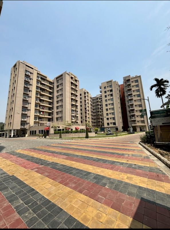 4 BHK + Extra Room Apartment For Rent in Uttarayan Ville
