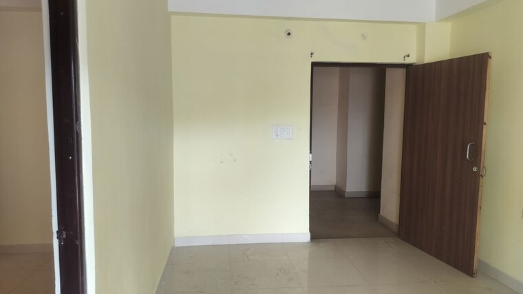 Room, kahilipara 3 Bedroom 1500 Sq.Ft. Apartment In Kahilipara Guwahati 10010628