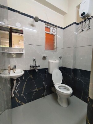 Team Area in 2 BHK Apartment at Topsia – for Sale