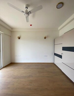 Room in 4 BHK Apartment at Vaswani Exquisite, Whitefield – for Sale