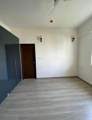 Room in 4 BHK Apartment at Vaswani Exquisite, Whitefield – for Sale