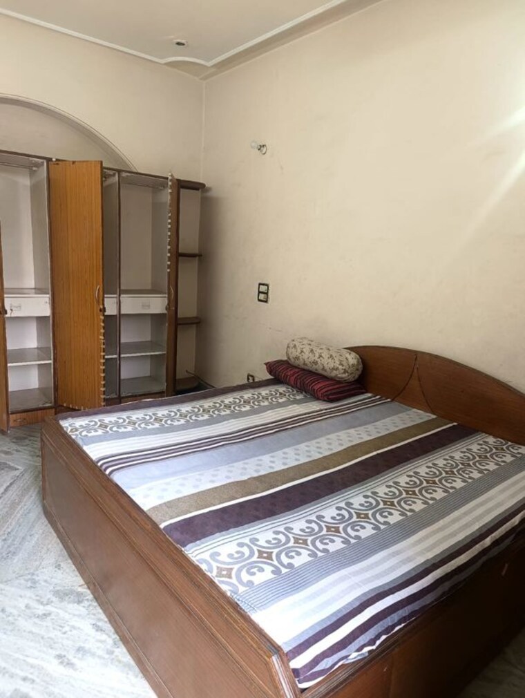 Bedroom, rwa-apartments-sector-41 3 Bedroom 110 Sq.Mt. Builder Floor In Sector 41 Noida 10217116