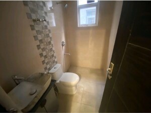 Bathroom in 3 BHK Builder Floor at Signature Global Park 4 and 5, Sohna Sector 36 – for Rent