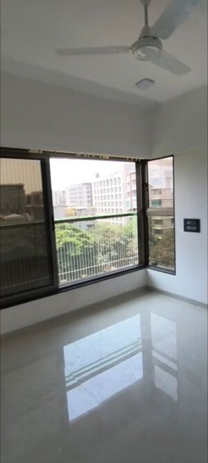 Room in 3 BHK Apartment at NSB Parkway Manor, Vile Parle East – for Rent