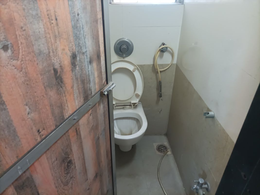 1 BHK + Study Room Apartment For Rent in Brahmand CHS