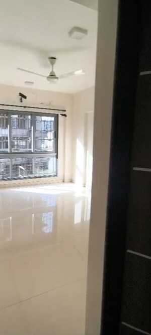 Room in 2 BHK Apartment at Laxminath Apartment, Vile Parle East – for Rent