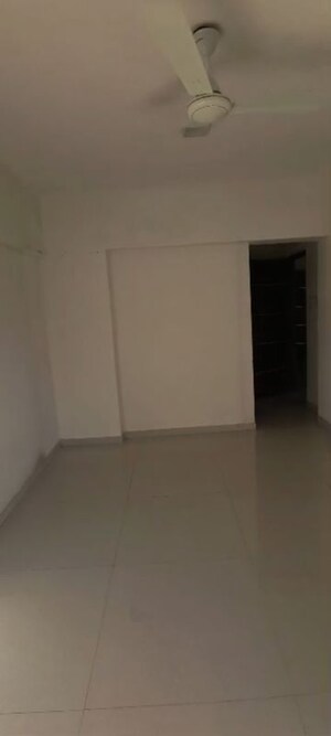 2 BHK Apartment For Rent in Laxminath Apartment, Vile Parle East