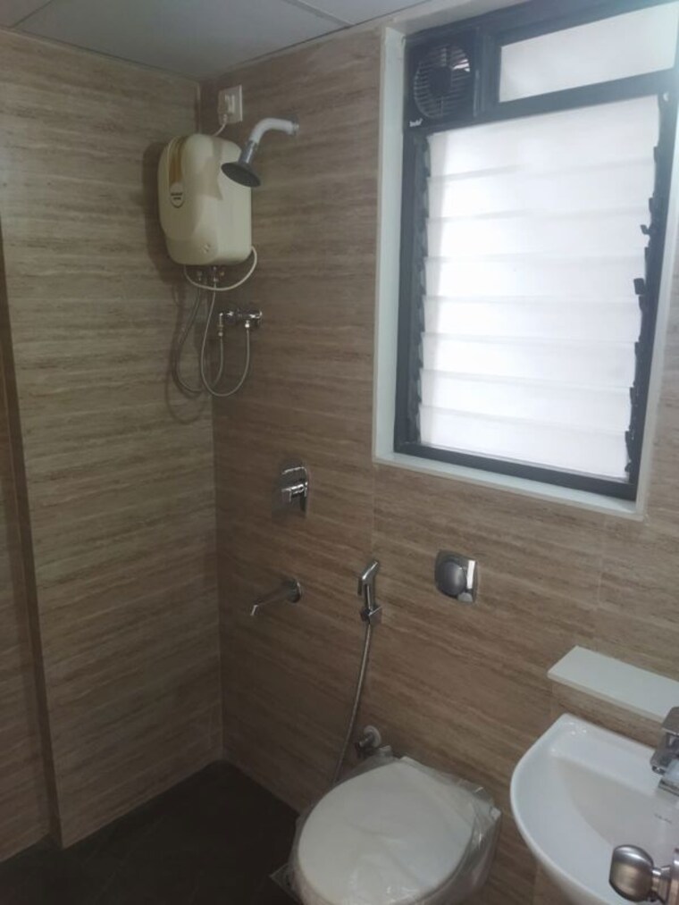 Bathroom, lodha-crown-quality-homes-dombivli 1 Bedroom 341 Sq.Ft. Apartment In Dombivli East Thane 10217177