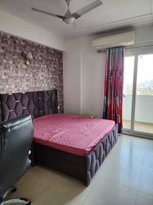 Bedroom in 3 BHK Apartment at Prateek Stylome, Sector 45 – for Rent