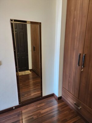 Room in 3 BHK Apartment at Prateek Stylome, Sector 45 – for Rent