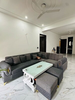 3 BHK Builder Floor For Rent in Sector 52