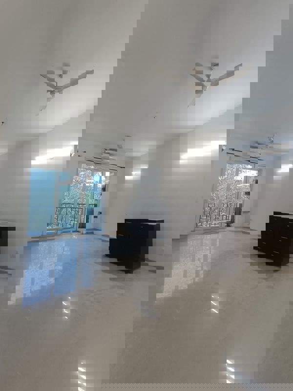 4 BHK + Servant Room 2050 Sq.Ft. Apartment in Emaar MGF Emerald Hills