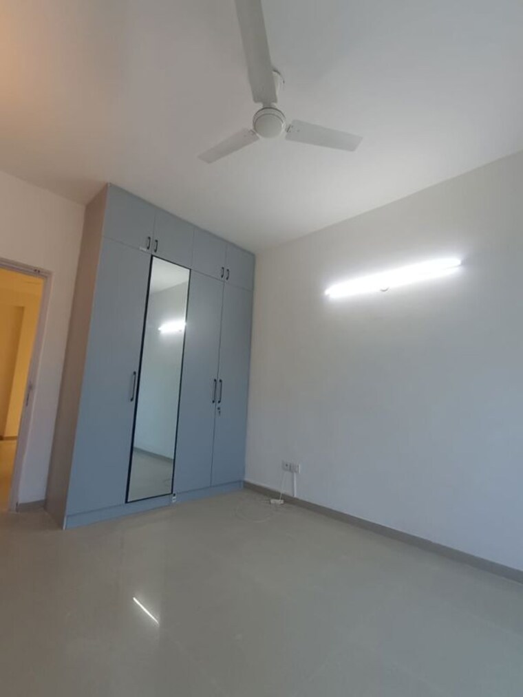 Room, emaar-mgf-emerald-hills 4 Bedroom 2050 Sq.Ft. Apartment In Sector 65 Gurgaon 10217254