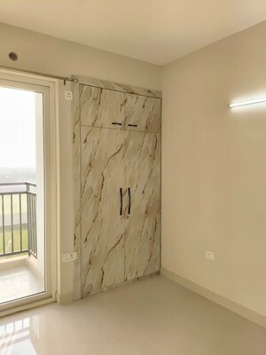 Room in 2 BHK Apartment at Eldeco Live By The Greens, Sector 150 – for Rent