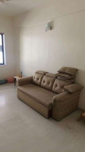 2 BHK Apartment For Rent in Jogani Apartments, Malabar Hill