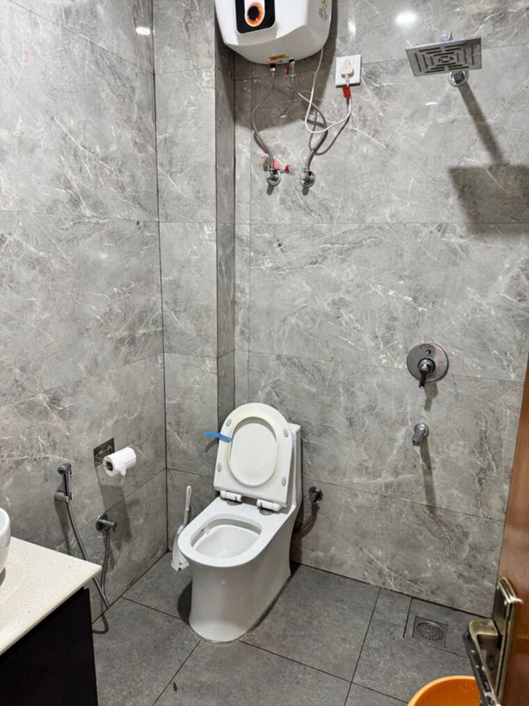 Bathroom, sector 46 3 Bedroom 1800 Sq.Ft. Builder Floor In Sector 46 Gurgaon 10217269