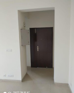 Room in 2 BHK Builder Floor at Sector 83 – for Rent