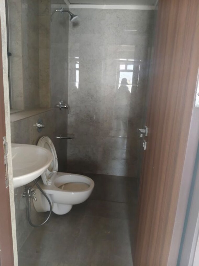 Bathroom, dgs-sheetal-dharmaraj 2 Bedroom 595 Sq.Ft. Apartment In Malad West Mumbai 10217273