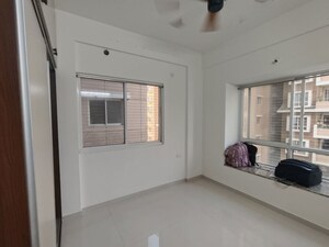 Room in 2 BHK Apartment at K Raheja Corp Vistas, Nacharam – for Rent