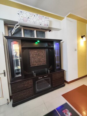 Room in 2 BHK Apartment at Supertech Icon, Ahinsa Khand 2 – for Rent