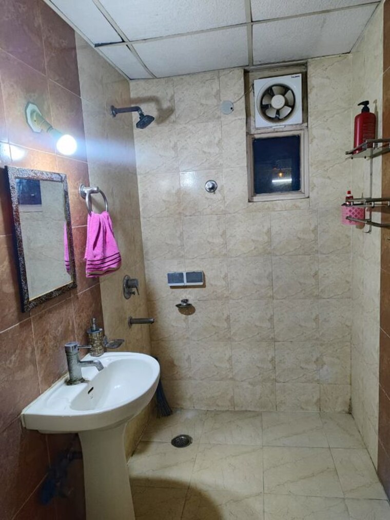 Bathroom, supertech-icon 2 Bedroom 1000 Sq.Ft. Apartment In Ahinsa Khand 2 Ghaziabad 10217356
