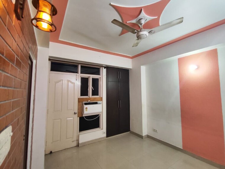 Room, supertech-icon 2 Bedroom 1000 Sq.Ft. Apartment In Ahinsa Khand 2 Ghaziabad 10217356