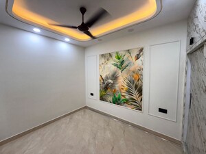 Room in 2 BHK Apartment at Vikas Puri – for Sale