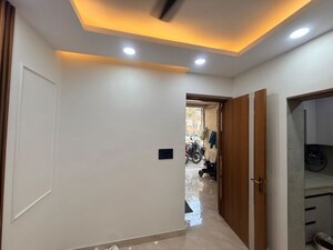 Room in 2 BHK Apartment at Vikas Puri – for Sale