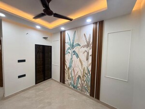 Room in 2 BHK Apartment at Vikas Puri – for Sale