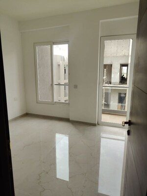Room in 3.5 BHK Apartment at Smart World Gems, Sector 89 – for Sale