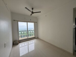 Room in 2 BHK Apartment at Arihant Aalishan, Kharghar – for Rent