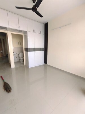 Room in 2 BHK Apartment at Pyramid Midtown, Sector 59 – for Rent